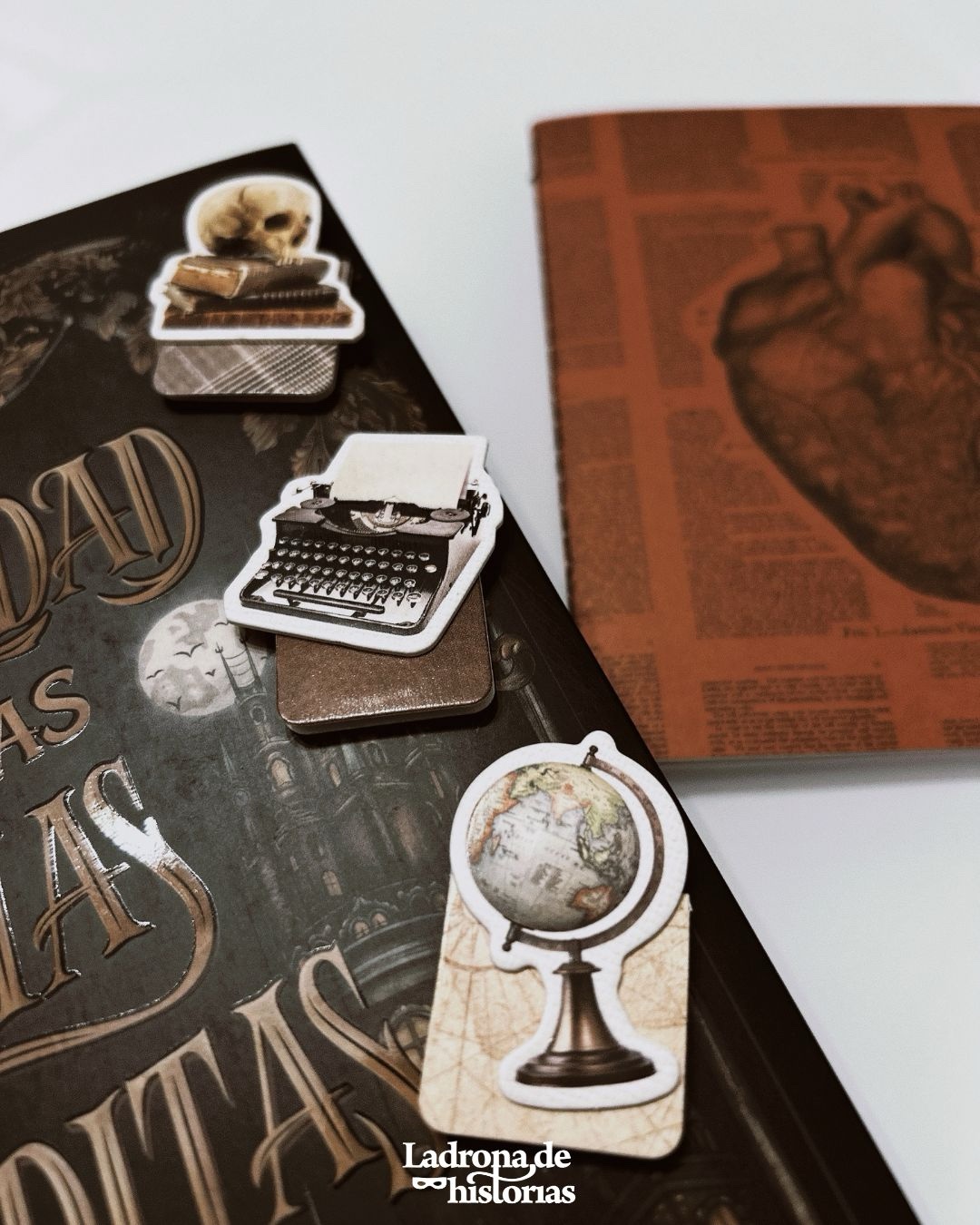 Caja Literaria La sociedad de las almas malditas - Imagen 6